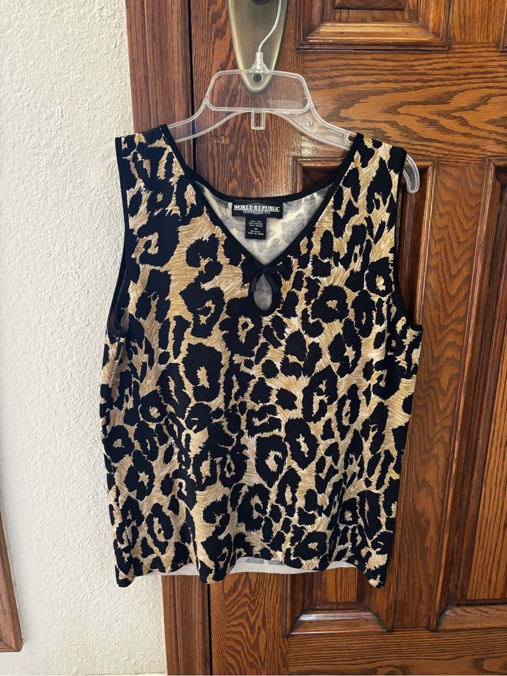 Leopard Print V-Neck Keyhole Sleeveless Sweater Top